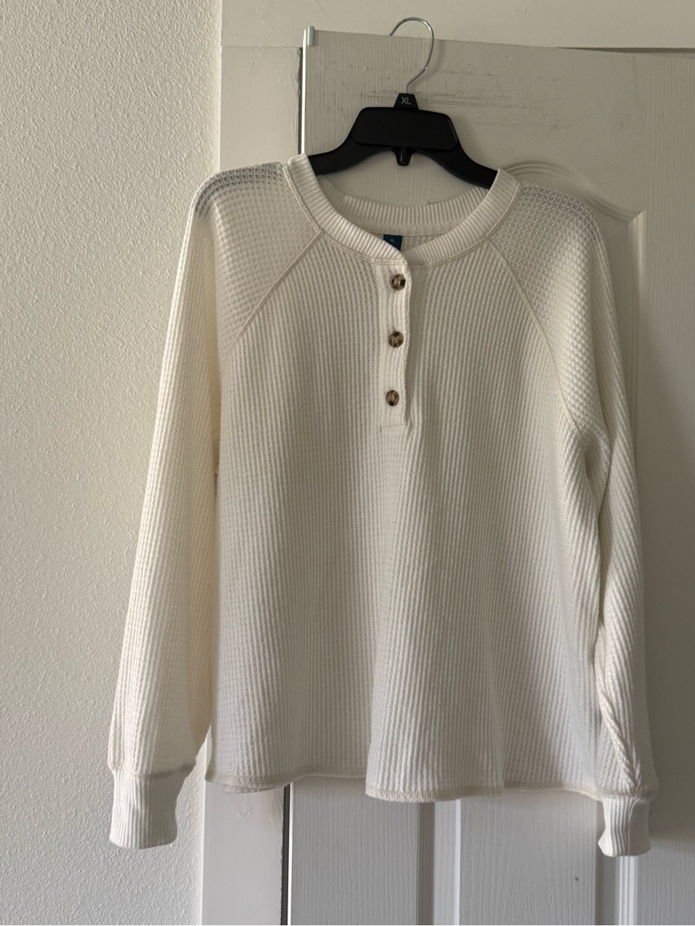 Old Navy Women’s XL Waffle Knit Henley Top Ivory Cream Long Sleeve